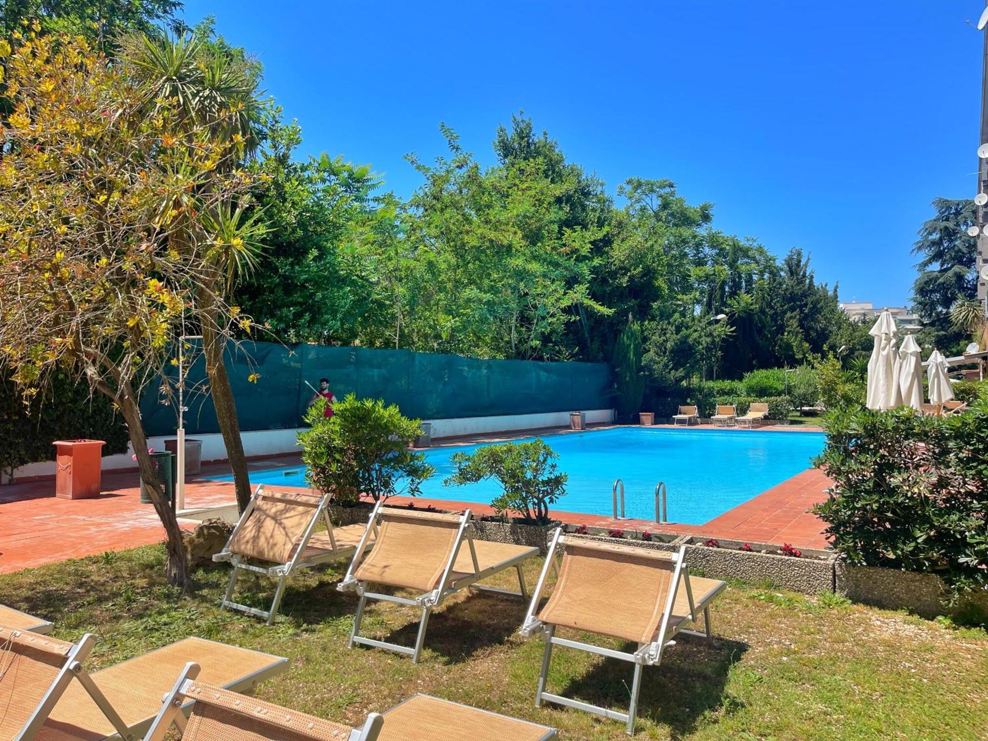 Modern Apartment 10 Min Vatican Parking&Pool Roma Exterior foto